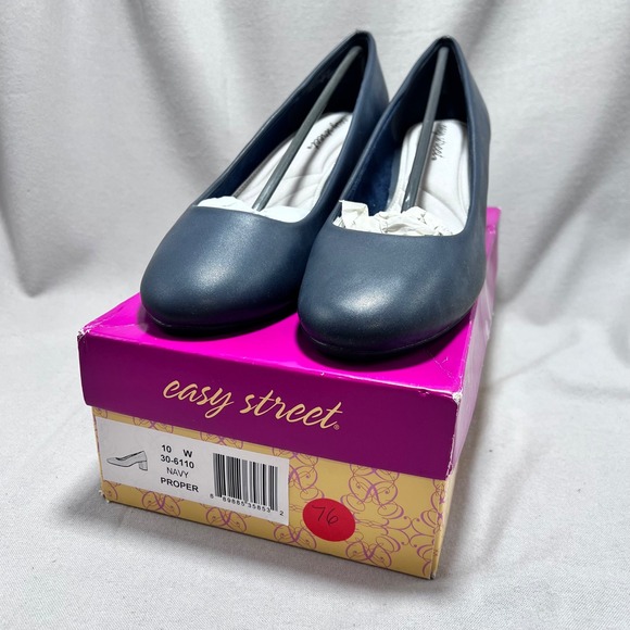 Easy Street Navy‎ Blue Proper Round Toe Faux Leather Chunky Block Heels 10 WIDE - Picture 1 of 15